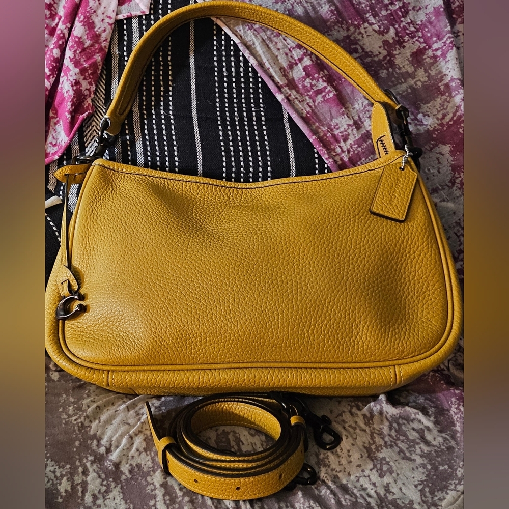 COACH Elegant Mustard Yellow Leather Crossbody Shoulder Bag